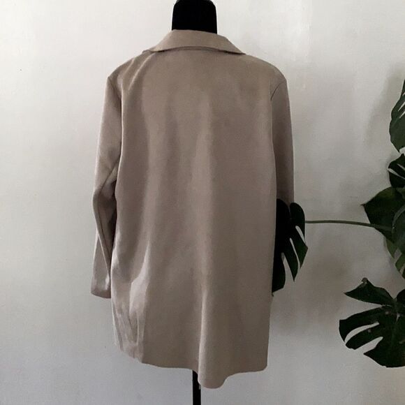 Premise faux leather coat NWT - Picture 3 of 8